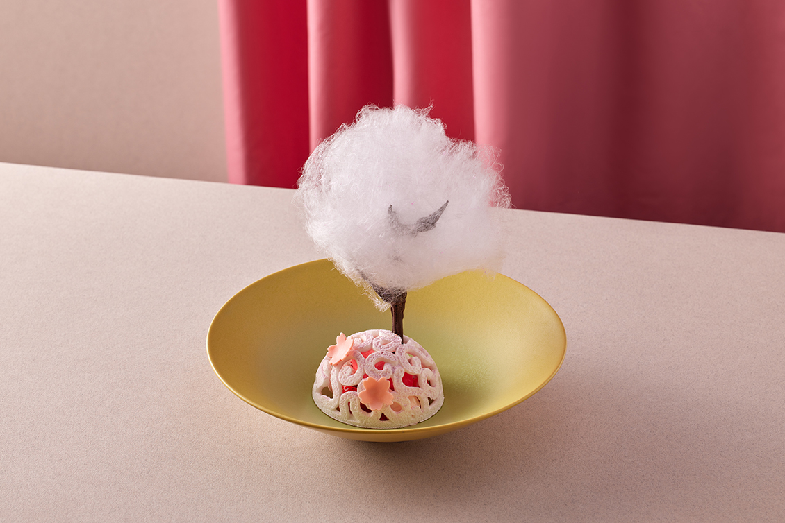“Hanami”: cherry blossom and strawberry vacherin